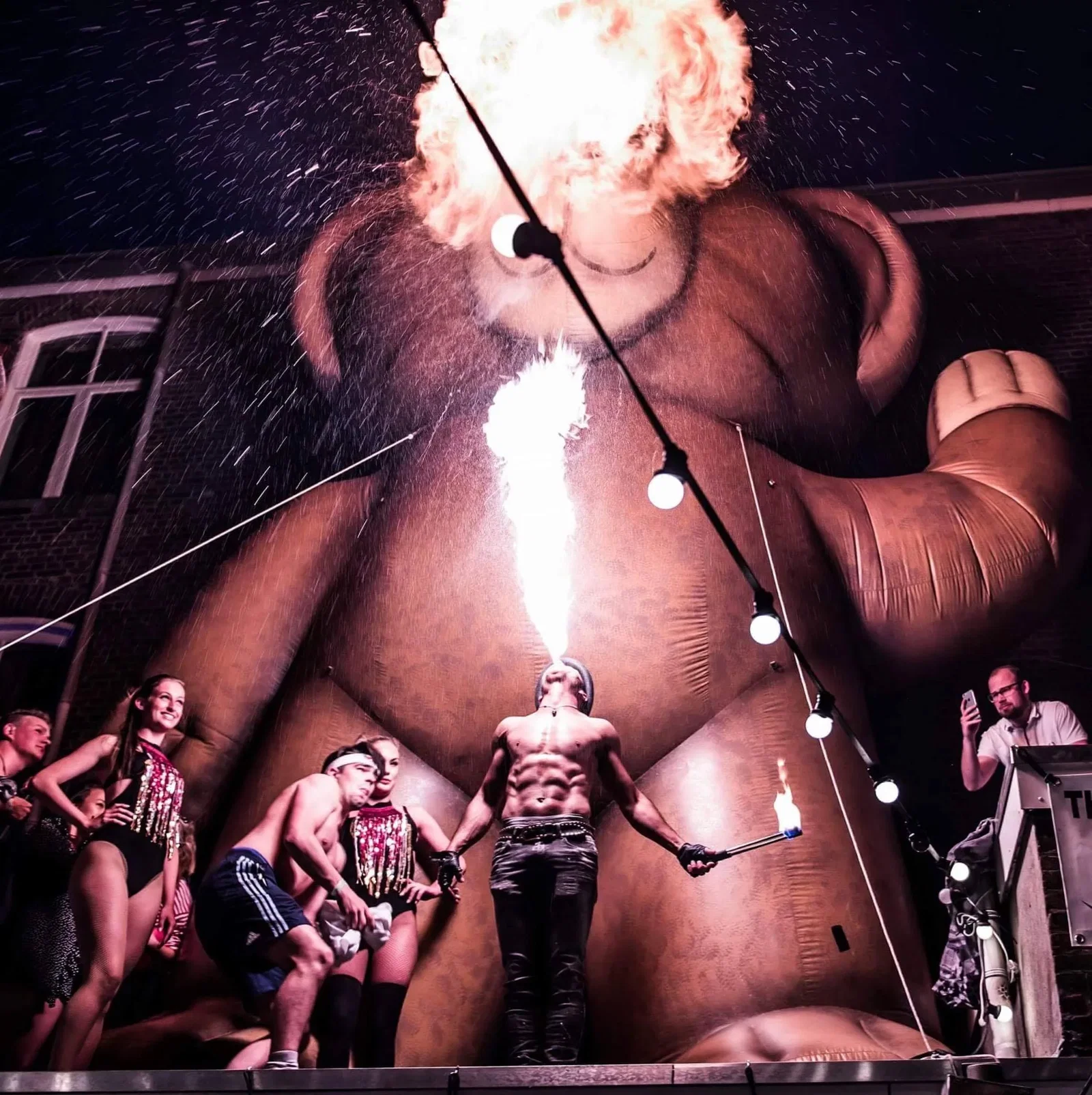 Vuurspuwer Boeken voor straatfeest